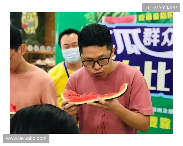 卢玉菲居然靠一顿饭豪掷上万，普通吃瓜群众羡慕到发抖！