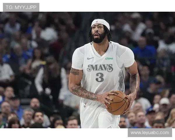 安东尼·戴维斯挡拆制造错位提升内线得分效率拉开防守差距