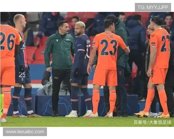 受伤倒地中断比赛的规则细节和裁判判罚标准解析